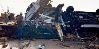 Tornado, Terrible storm in two US states, trucks fell on houses  - Satya Hindi