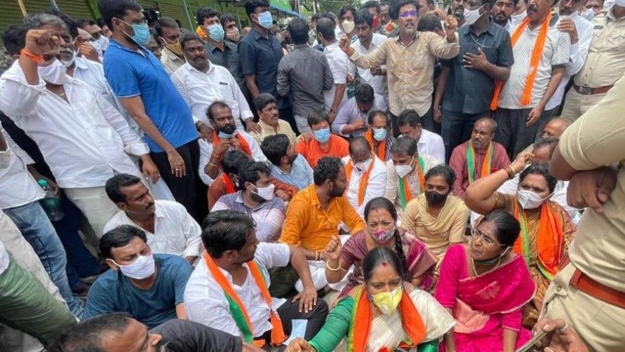 BJP protest against Tipu Sultan statue in Proddatur  - Satya Hindi