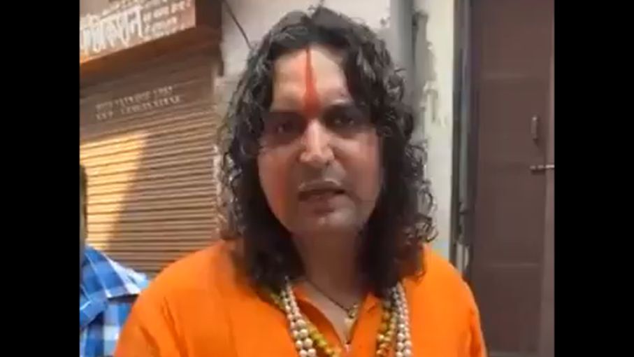 भाजपा विधायक ने किया दलबदलू कांग्रेसी पार्षदों को गंगाजल, गोमूत्र से 'भ्रष्टाचार मुक्त'