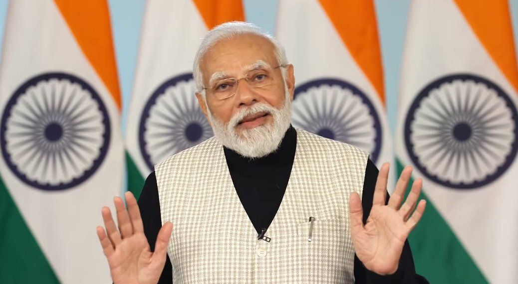 युवाओं को प्रकाश से ‘अंधकार’ की ओर धकेला जा रहा है?