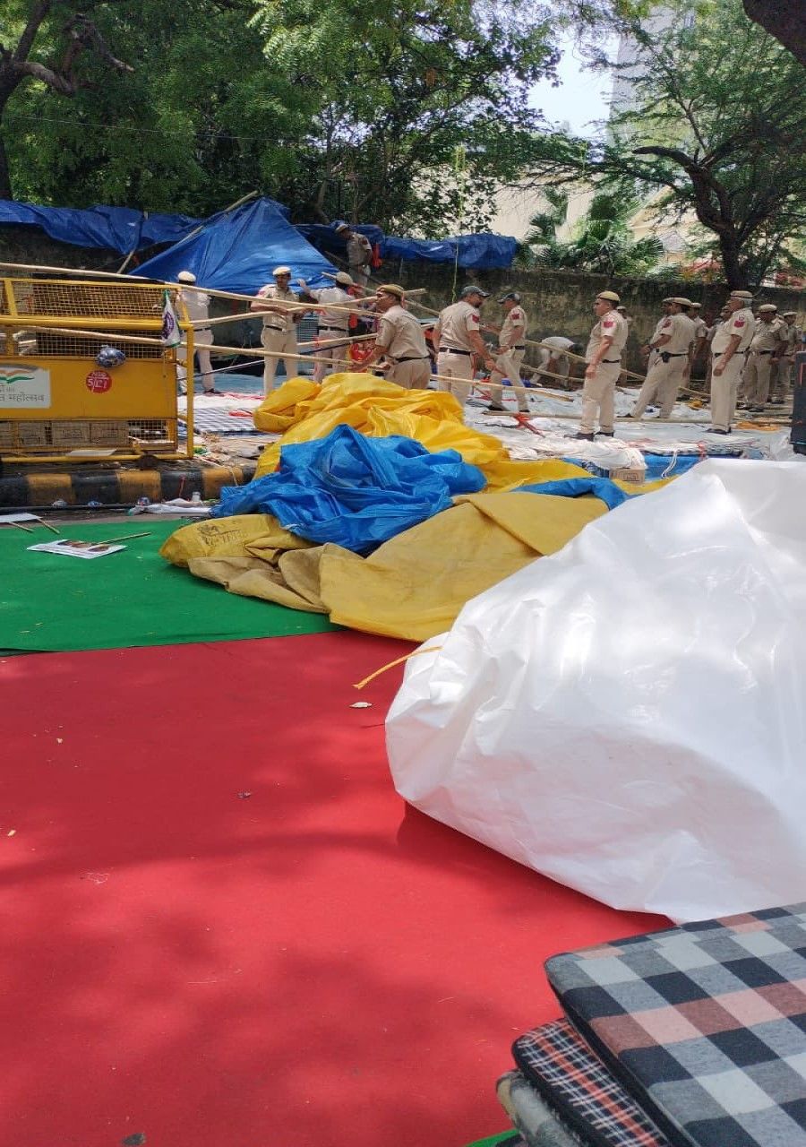 wrestlers protest: tent of women wrestlers uprooted at Jantar Mantar - Satya Hindi