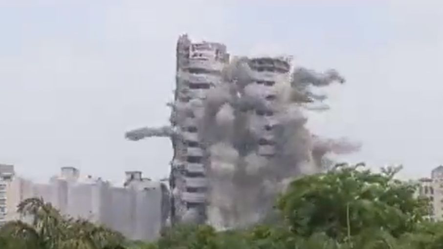 Supertech twin tower noida demolition  - Satya Hindi