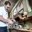 After the porters, now Rahul reached among the carpenter workers, learned to make chairs - Satya Hindi