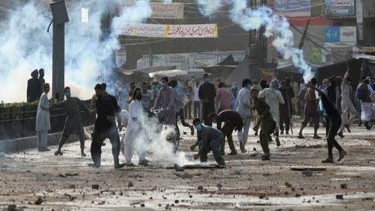 TLP police clash in pakistan  - Satya Hindi