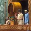 Parliament: Priyanka Gandhi takes oath as Wayanad MP with constitution in hand - Satya Hindi