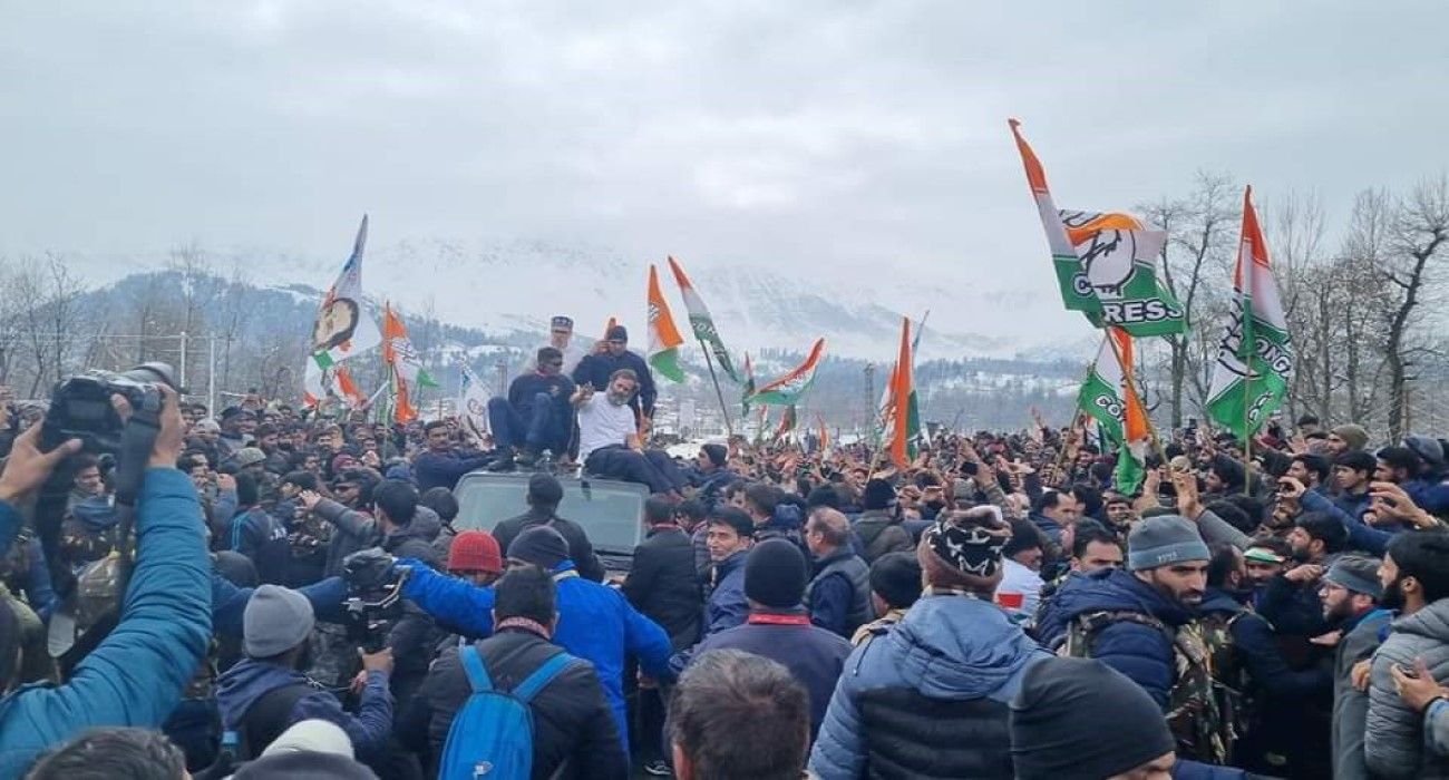 Rahul Gandhi unfurls tricolor at Lal Chowk, Srinagar - Satya Hindi