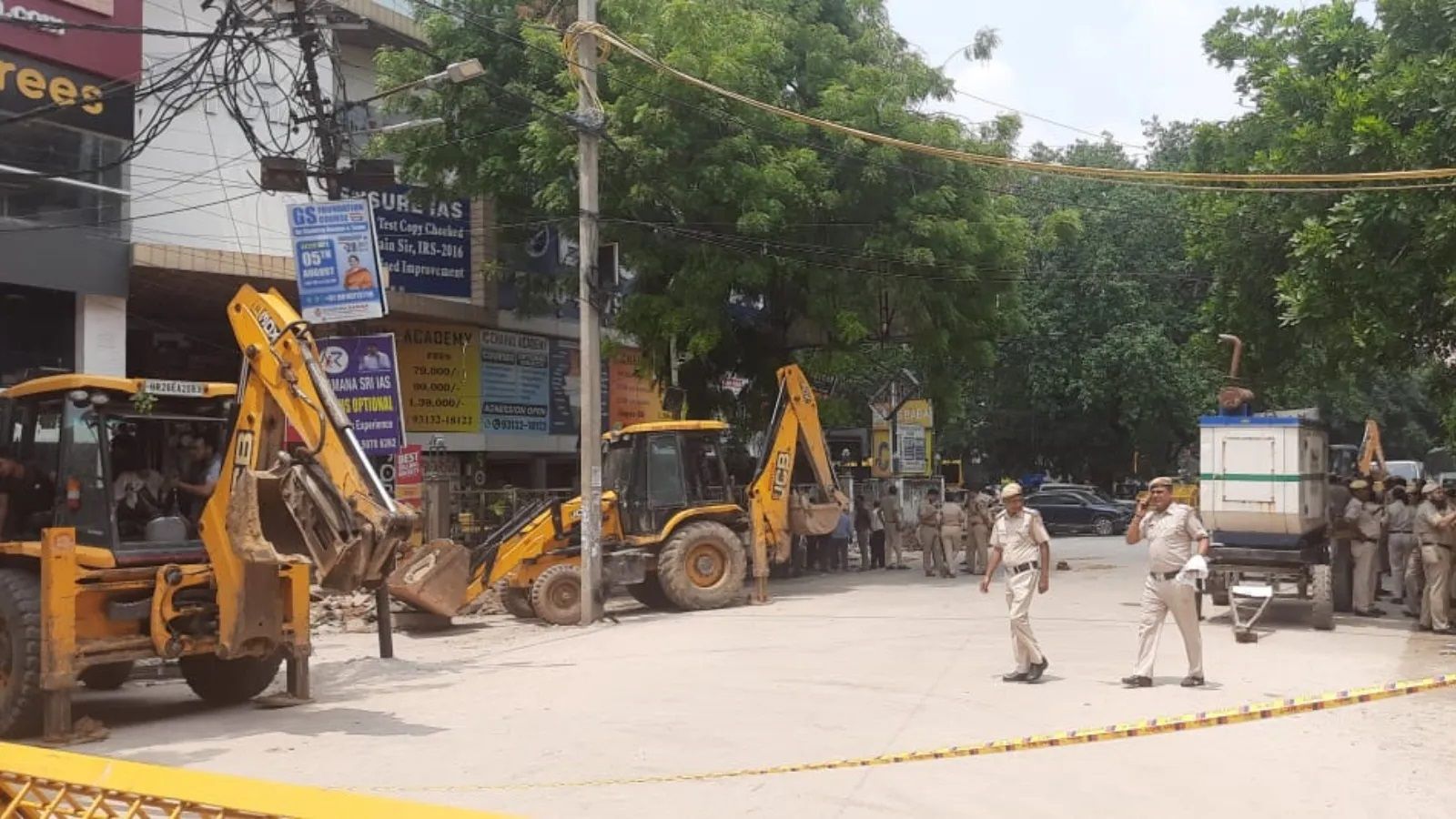 यूपीएससी कोचिंग सेंटरः MCD के बड़े अफसरों पर एक्शन कब, राजनीति तेज