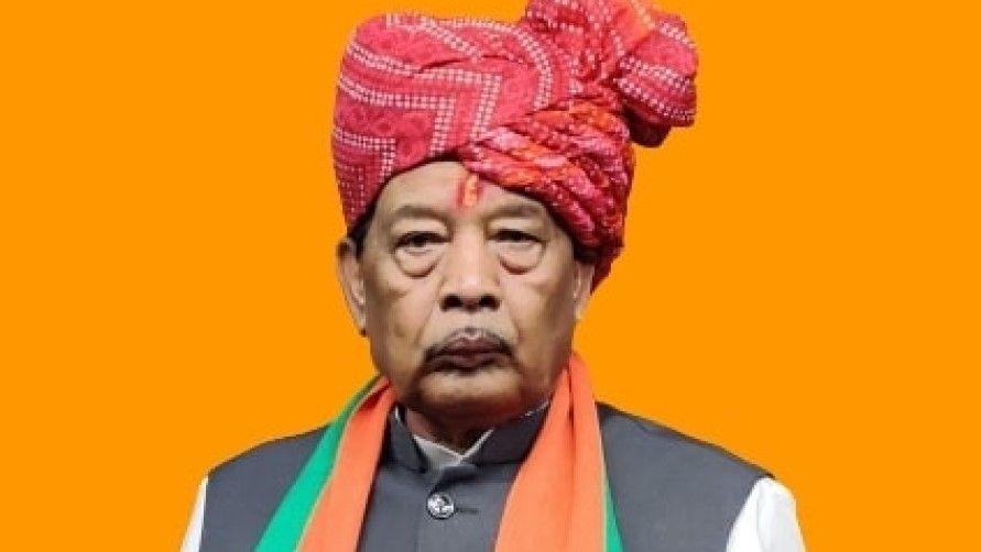 बिसाहूलाल सिंह घिरे, करणी सेना बोली- जूते मारने पर एक लाख का इनाम देंगे