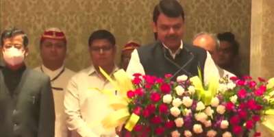 Shinde takes oath as chief minister, Fadnavis becomes deputy - Satya Hindi
