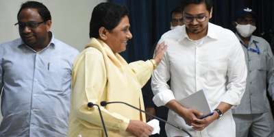 Why did Mayawati remove nephew Akash Anand, who attacked BJP, from all posts? - Satya Hindi